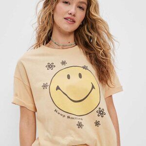 American Eagle Keep Smiling Oversized Tee L/XL in Soft Oat (EUC)